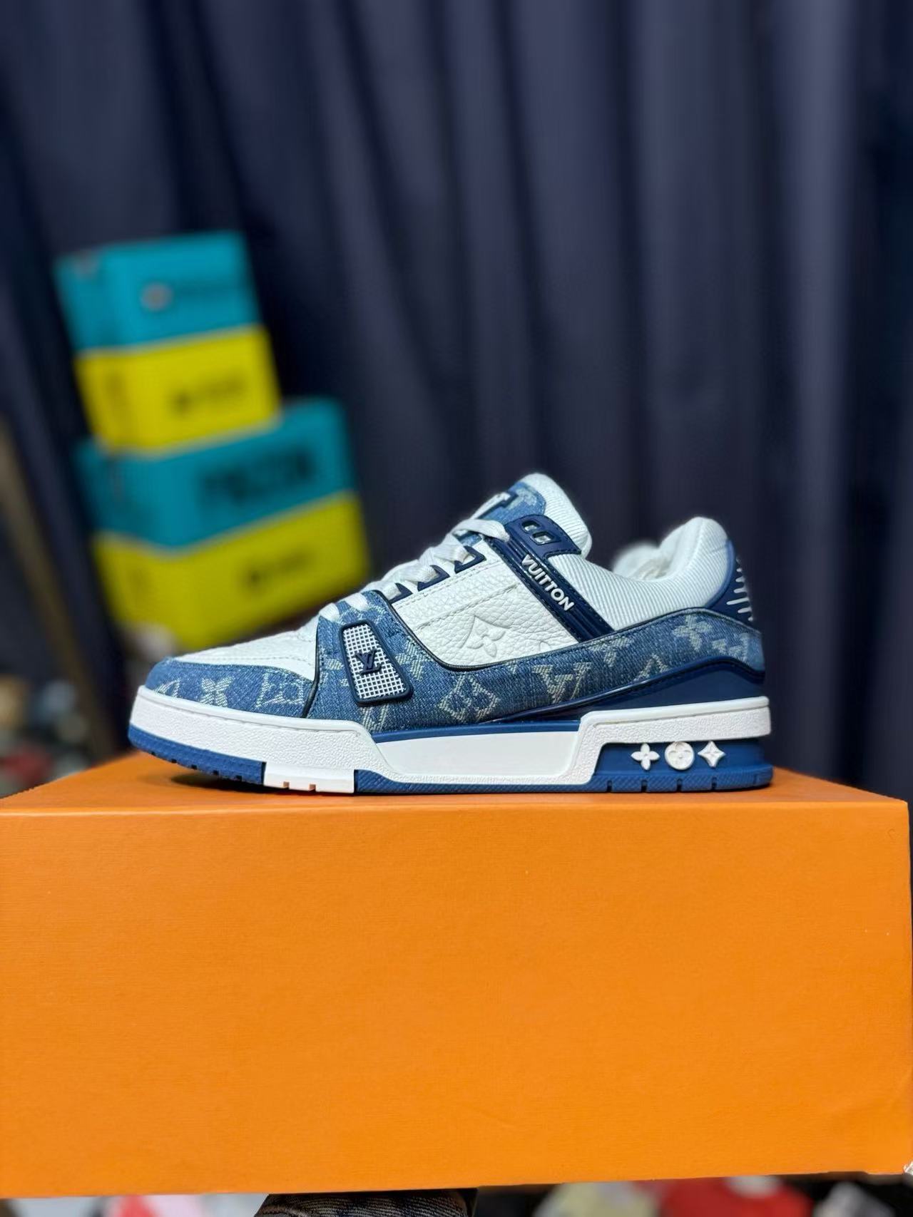 LV SHOES