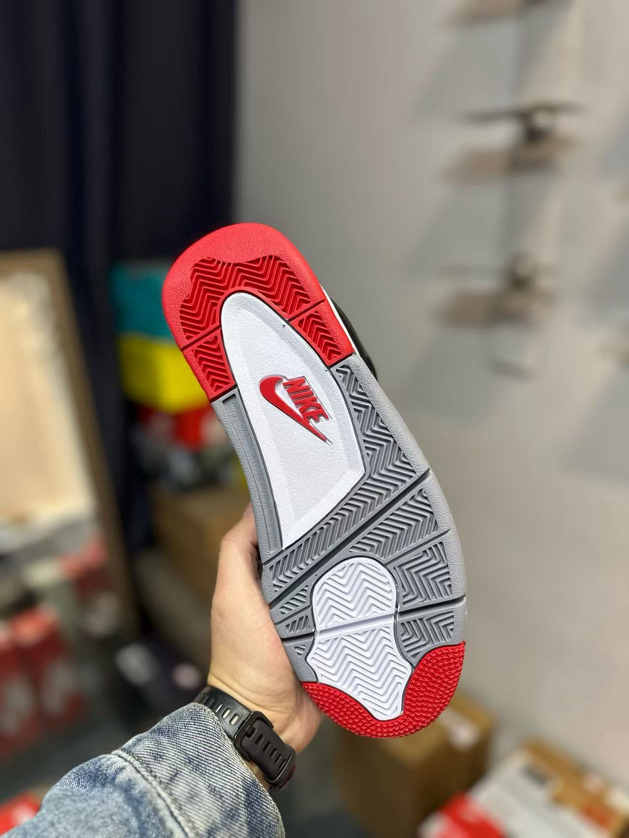 JORDAN 4S RETRO